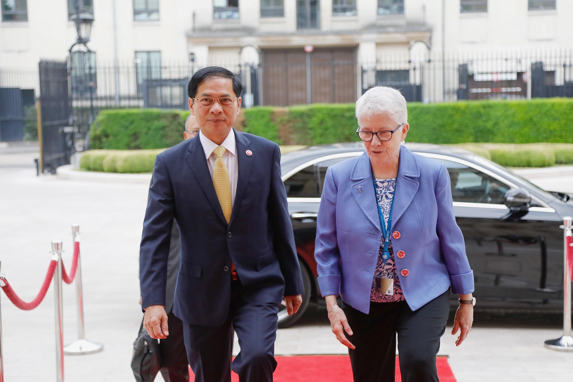 Hội nghị Hội đồng Bộ trưởng OECD: Bộ trưởng Ngoại giao Bùi Thanh Sơn đưa ra ba đề xuất quan trọng Hội nghị Hội đồng Bộ trưởng OECD: Bộ trưởng Ngoại giao Bùi Thanh Sơn đưa ra ba đề xuất quan trọng