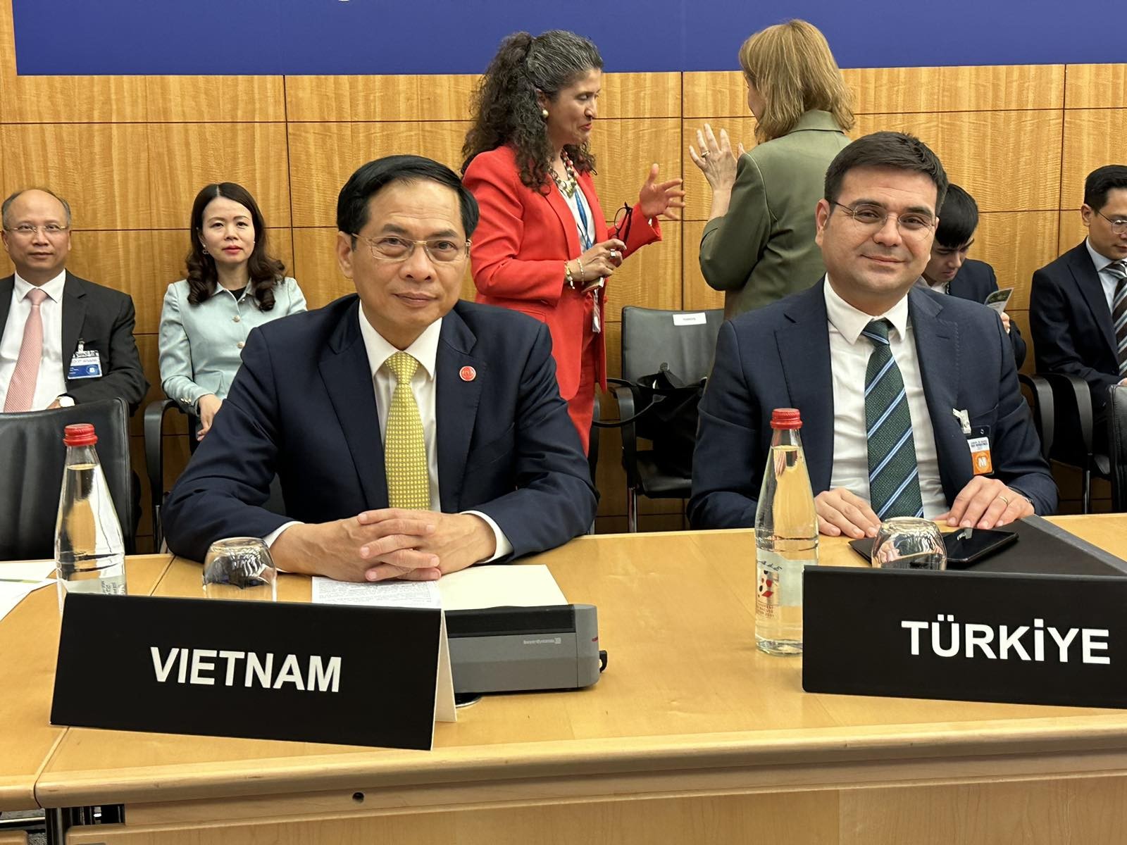 Bộ trưởng Ngoại giao Bùi Thanh Sơn tham dự và phát biểu tại phiên thảo luận chuyên đề về Chia sẻ tầm nhìn chung trên hành trình phát triển bền vững