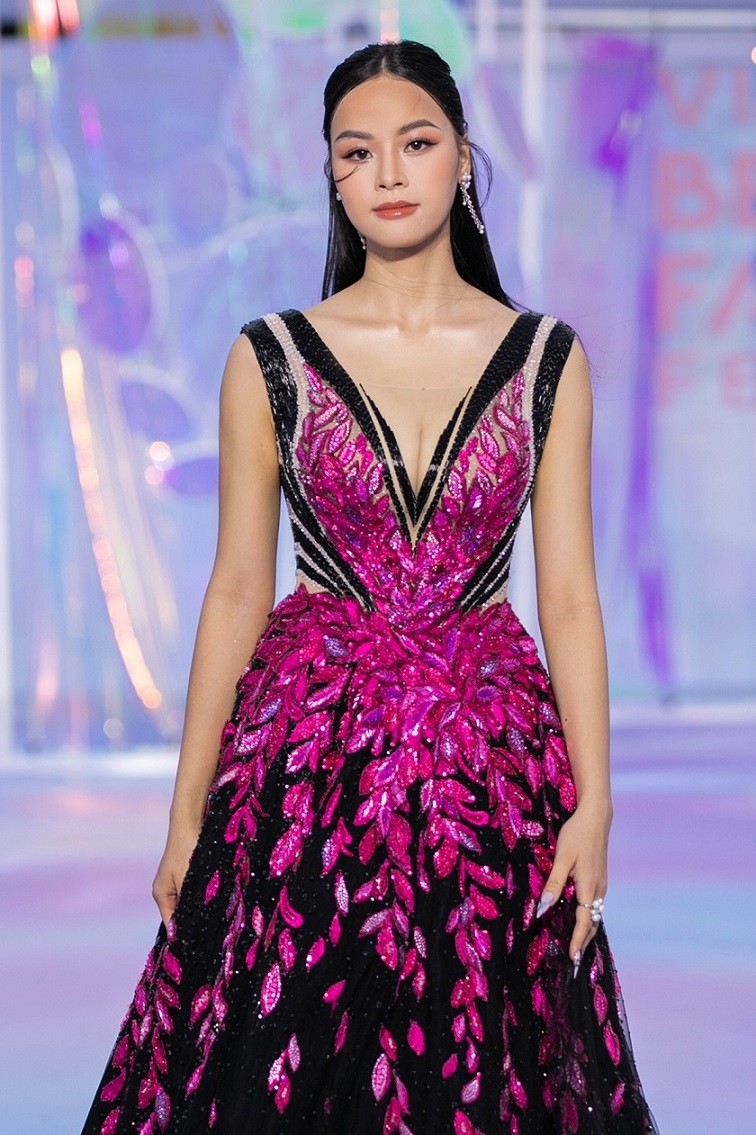 Hoa hậu Đỗ Thị Hà