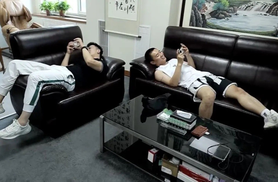 Tỷ lệ thất nghiệp ở thanh niên tăng cao tại Trung Quốc, khiến sinh viên mới tốt nghiệp khó tìm được việc làm. Ảnh: CNA. Tỷ lệ thất nghiệp ở thanh niên tăng cao tại Trung Quốc, khiến sinh viên mới tốt nghiệp khó tìm được việc làm. Ảnh: CNA.