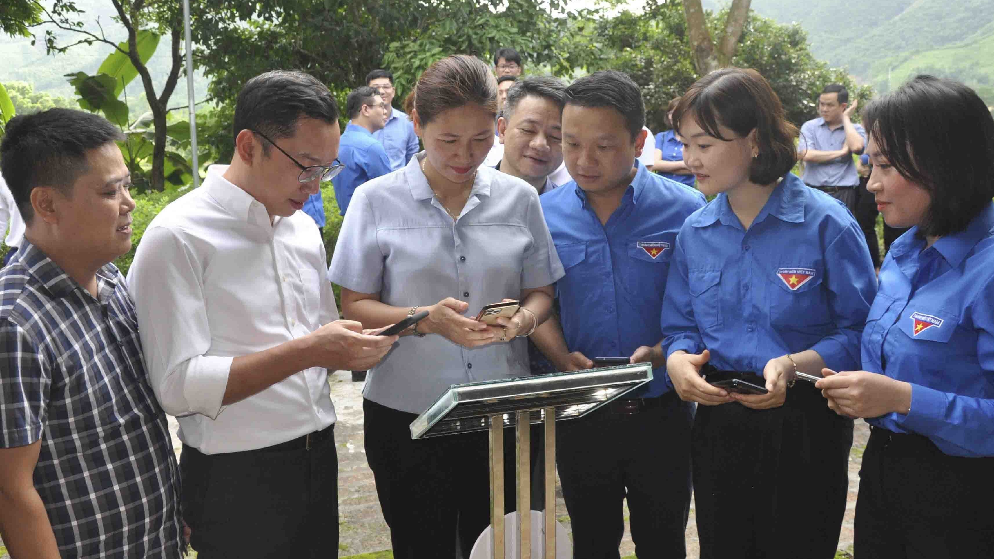 chuyen doi so de trung du va mien nui di sau nhung duoi kip tien cung