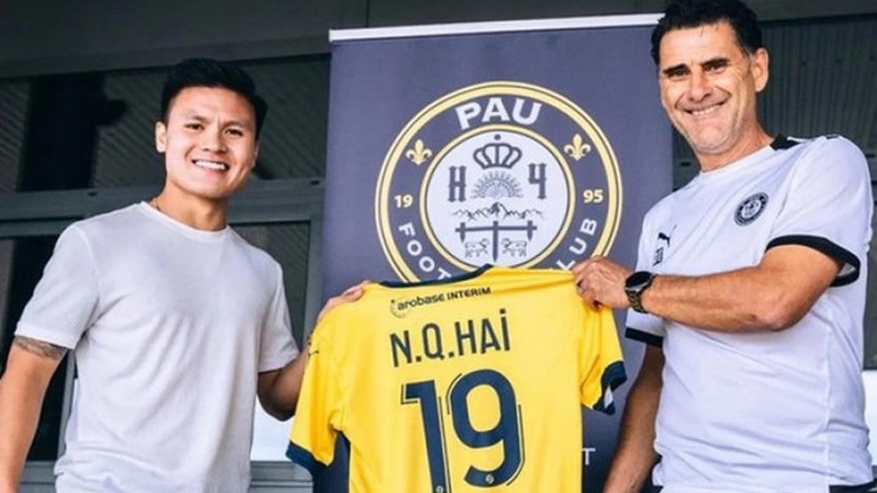 hlv didier tholot tu chuc vai ngay sau khi quang hai noi loi chia tay pau fc