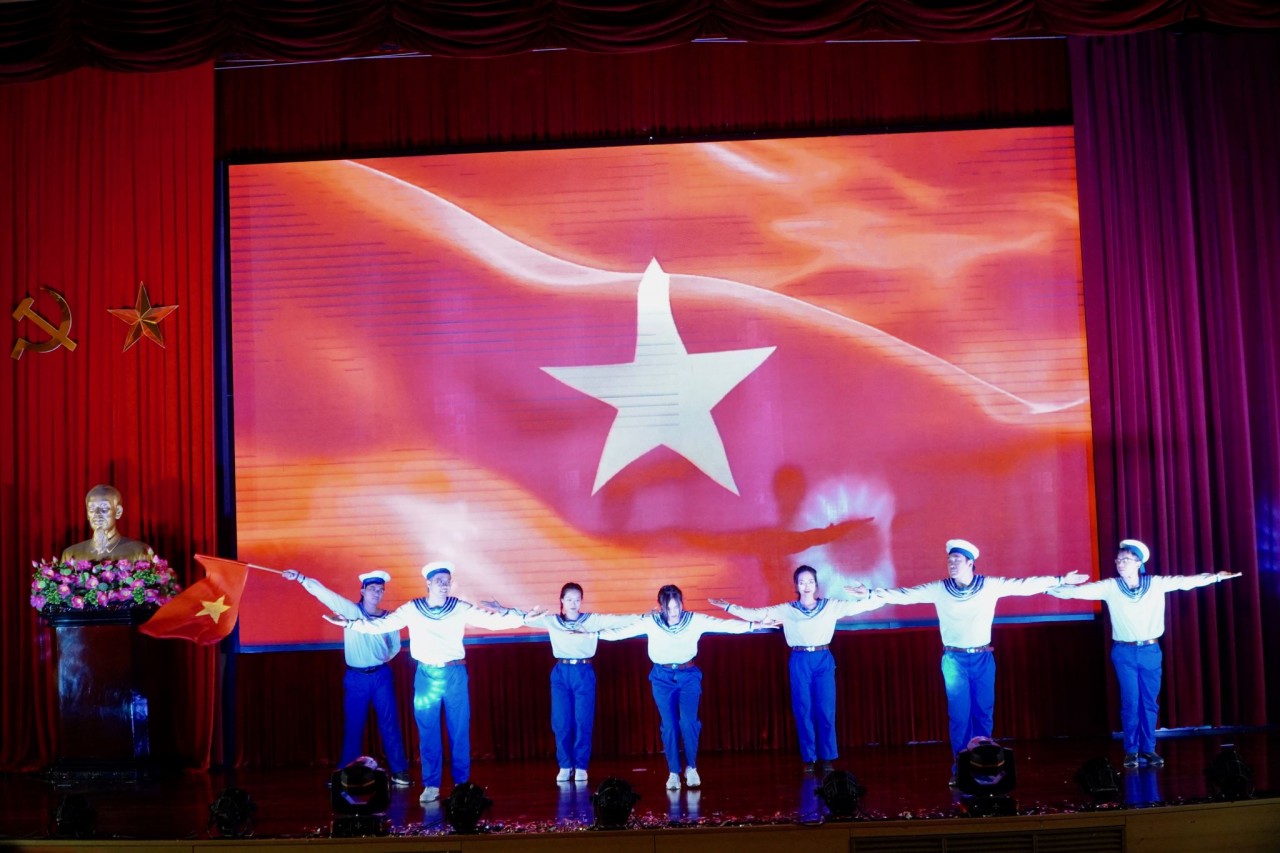 Tưng bừng Hội diễn văn nghệ kỷ niệm 78 năm thành lập ngành Ngoại giao