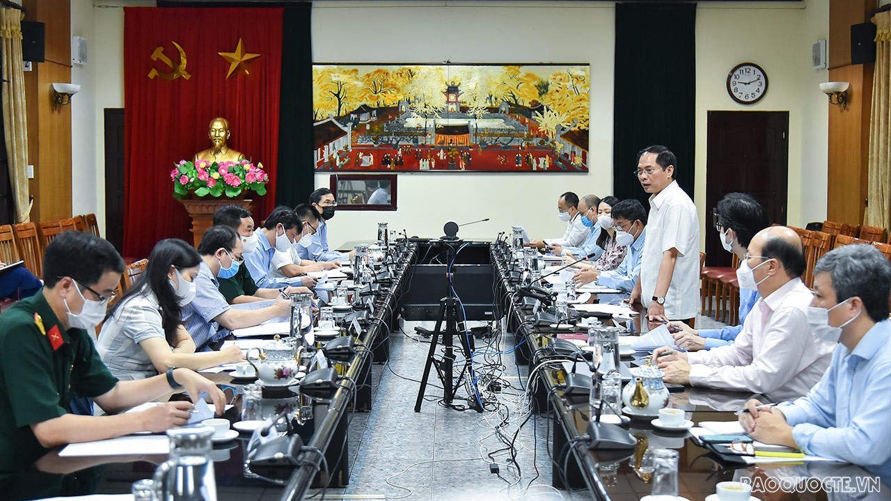 Đặt lợi ích quốc gia, dân tộc lên trên hết, trước hết!