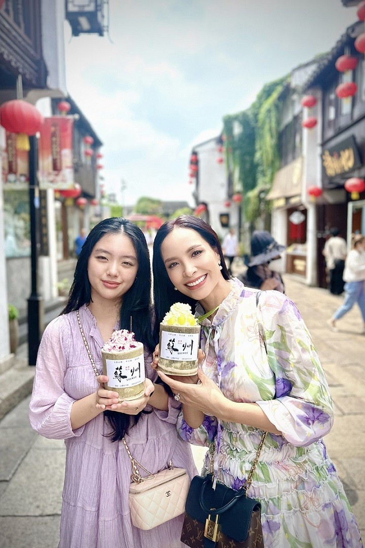 Thúy Hằng, Thúy Hạnh