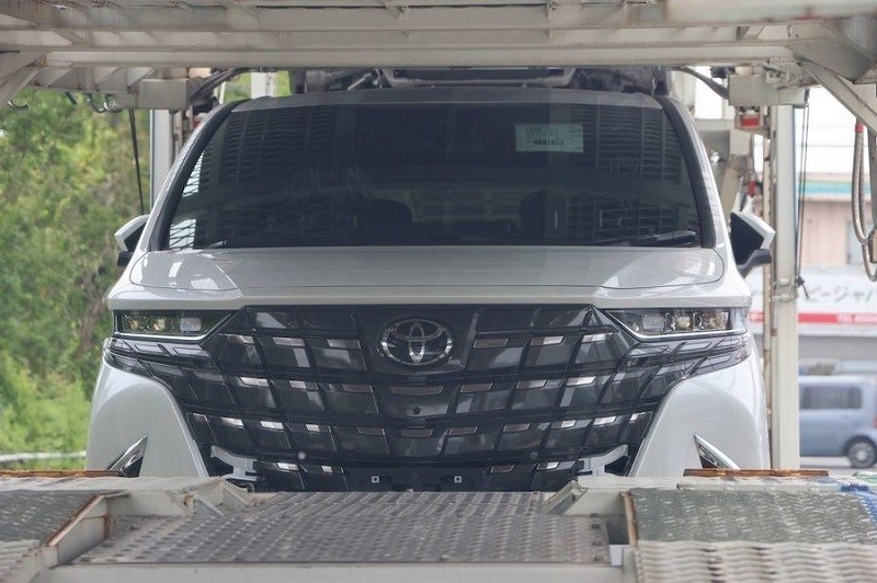 Toyota Alphard 2024 - 'Chuyên cơ mặt đất' chính thức lộ diện trước ngày ra mắt Toyota Alphard 2024 - 'Chuyên cơ mặt đất' chính thức lộ diện trước ngày ra mắt