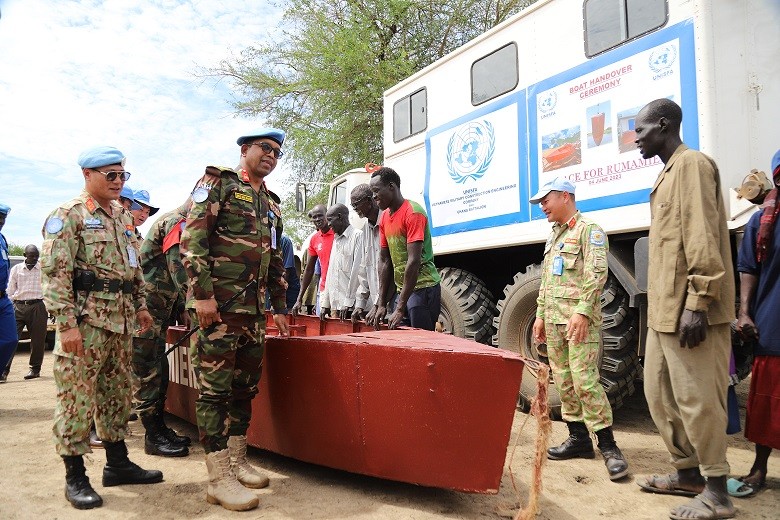 Lính công binh Việt Nam giúp người dân Abyei vượt qua mùa mưa lũ Lính công binh Việt Nam giúp người dân Abyei vượt qua mùa mưa lũ