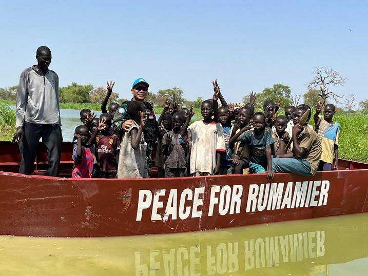 Lính công binh Việt Nam giúp người dân Abyei vượt qua mùa mưa lũ Lính công binh Việt Nam giúp người dân Abyei vượt qua mùa mưa lũ