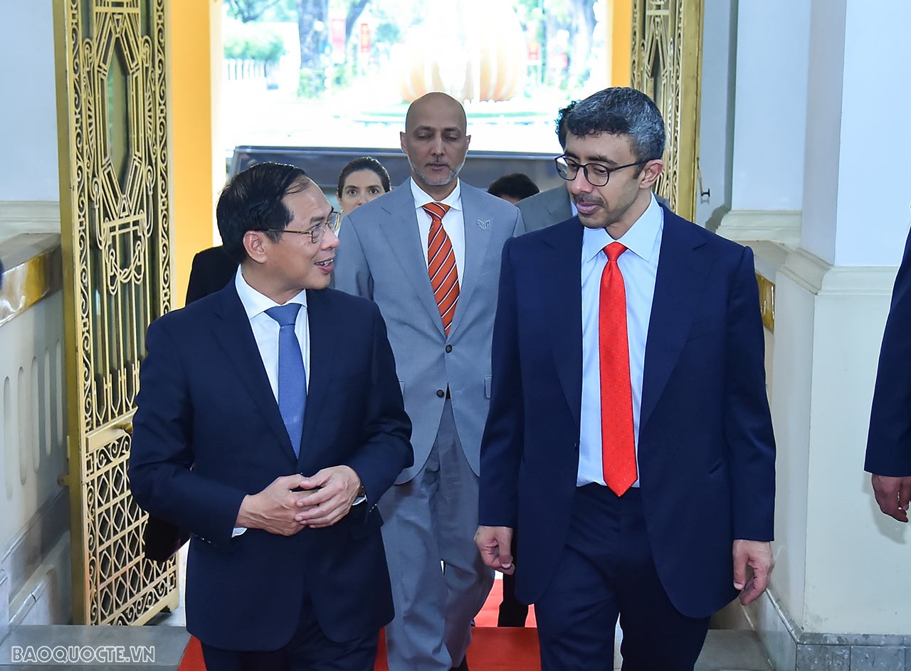 Bộ trưởng Ngoại giao Bùi Thanh Sơn đón, hội đàm với Bộ trưởng Ngoại giao UAE Sheikh Abdullah bin Zayed Al Nahyan