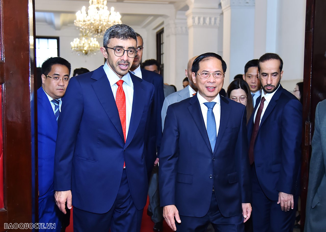 Bộ trưởng Ngoại giao Bùi Thanh Sơn đón, hội đàm với Bộ trưởng Ngoại giao UAE Sheikh Abdullah bin Zayed Al Nahyan