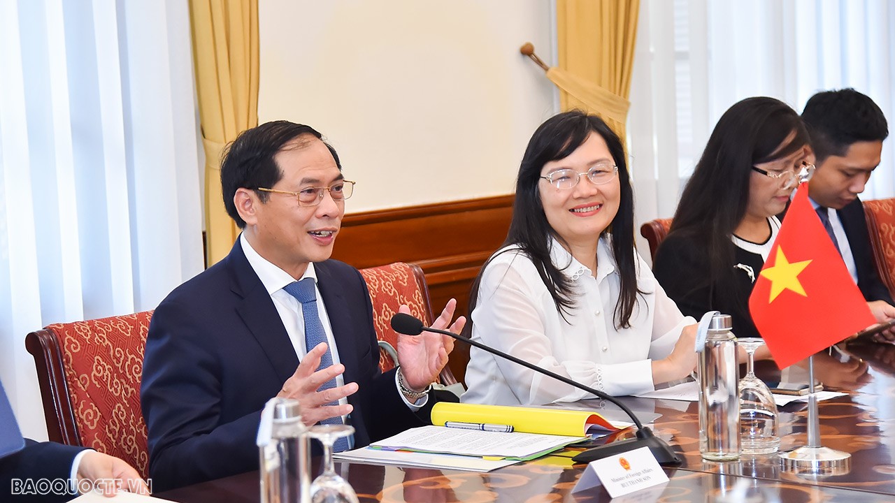 Bộ trưởng Ngoại giao Bùi Thanh Sơn đón, hội đàm với Bộ trưởng Ngoại giao UAE Sheikh Abdullah bin Zayed Al Nahyan