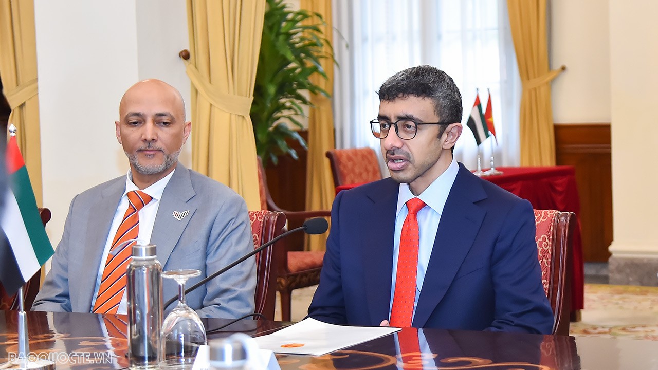Bộ trưởng Ngoại giao Bùi Thanh Sơn đón, hội đàm với Bộ trưởng Ngoại giao UAE Sheikh Abdullah bin Zayed Al Nahyan