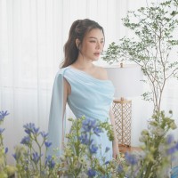 Sao Việt: Diễn viên Lý Nhã Kỳ đẹp như nàng thơ, MC Trịnh Lê Anh đăng ảnh điển trai, lịch lãm