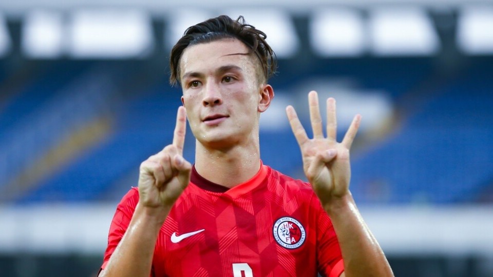 tien dao hong kong trung quoc dat muc tieu ghi ban vao luoi doi tuyen viet nam