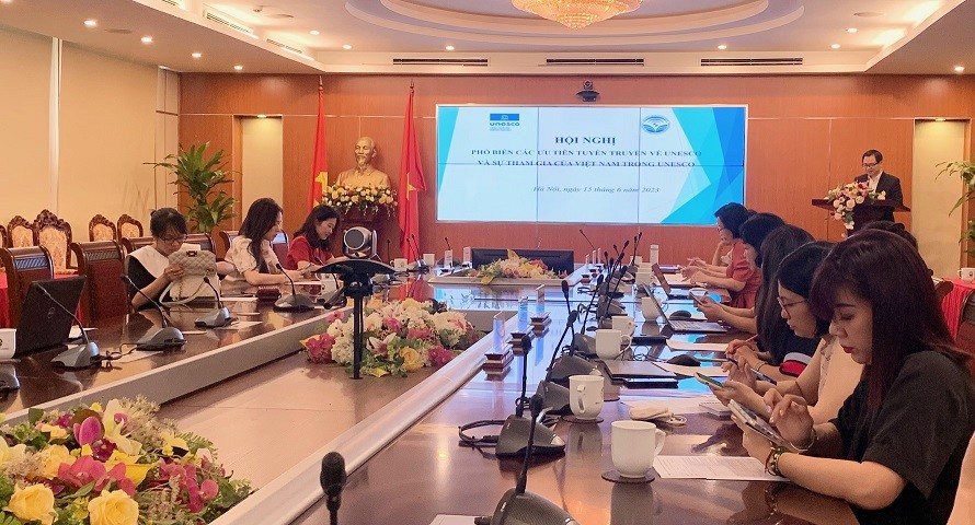 Bộ Thông tin và Truyền thông phổ biến các ưu tiên tuyên truyền về UNESCO Bộ Thông tin và Truyền thông phổ biến các ưu tiên tuyên truyền về UNESCO