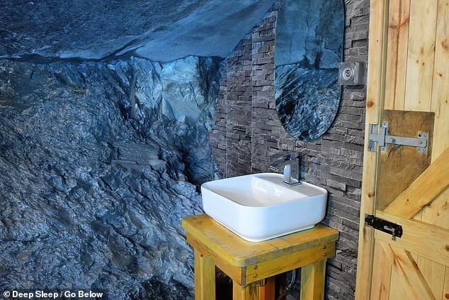 Anh: Khách sạn sâu nhất thế giới, 419m dưới lòng đất, gồm 4 cabin