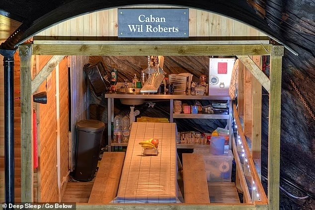 Anh: Khách sạn sâu nhất thế giới, 419m dưới lòng đất, gồm 4 cabin