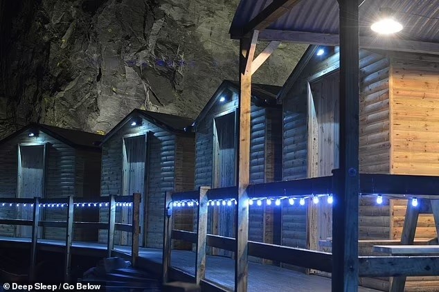 Anh: Khách sạn sâu nhất thế giới, 419m dưới lòng đất, gồm 4 cabin