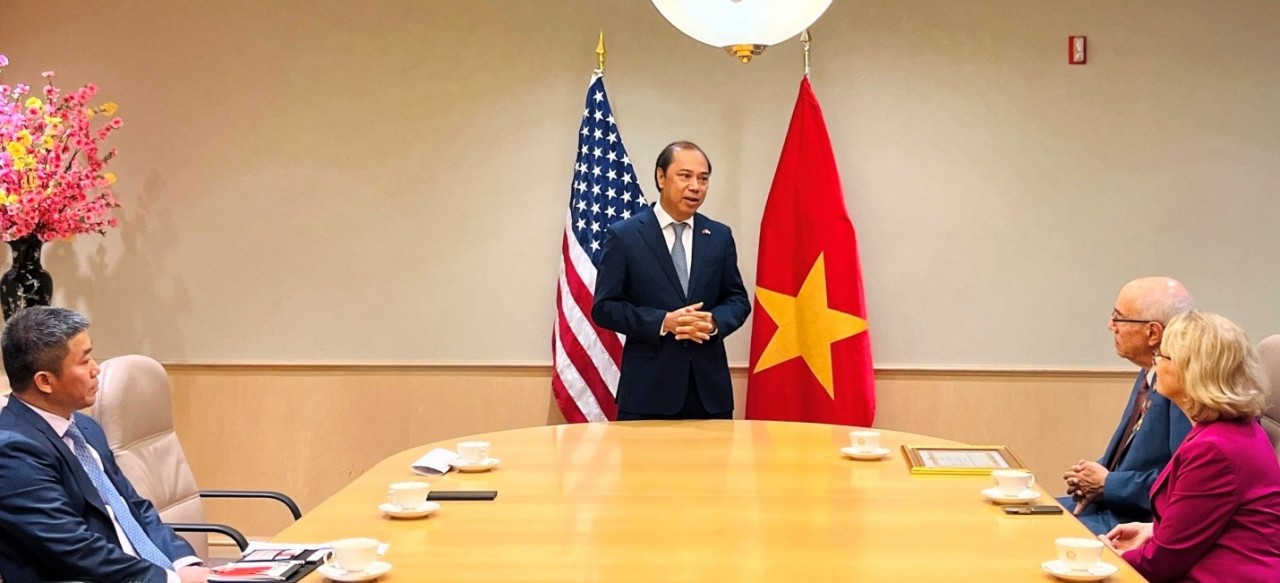 Trao tặng Kỷ niệm chương ‘Vì hòa bình, hữu nghị giữa các dân tộc’ cho một số bạn bè của Việt Nam tại Hoa Kỳ