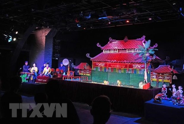 Múa rối nước Việt Nam chinh phục khán giả Nga Múa rối nước truyền thống Việt Nam chinh phục khán giả Nga