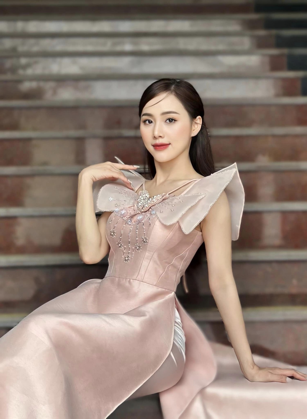 Diễn viên Minh Thu phim Nơi giấc mơ tìm về