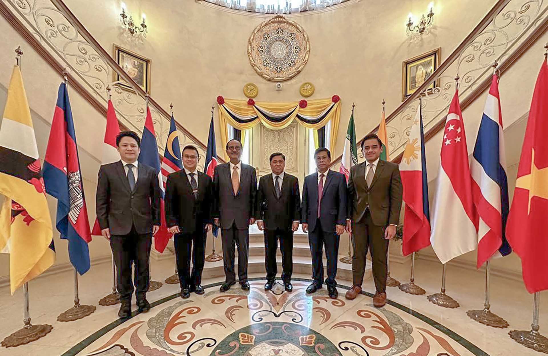 Đại sứ quán Việt Nam tại Iran tham dự ngày Gia đình ASEAN Đại sứ quán Việt Nam tại Iran tham dự ngày Gia đình ASEAN