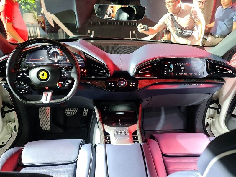 Cận cảnh siêu SUV Ferrari Purosangue ra mắt tại Việt Nam, giá gần 40 tỷ đồng Cận cảnh siêu SUV Ferrari Purosangue ra mắt tại Việt Nam, giá gần 40 tỷ đồng