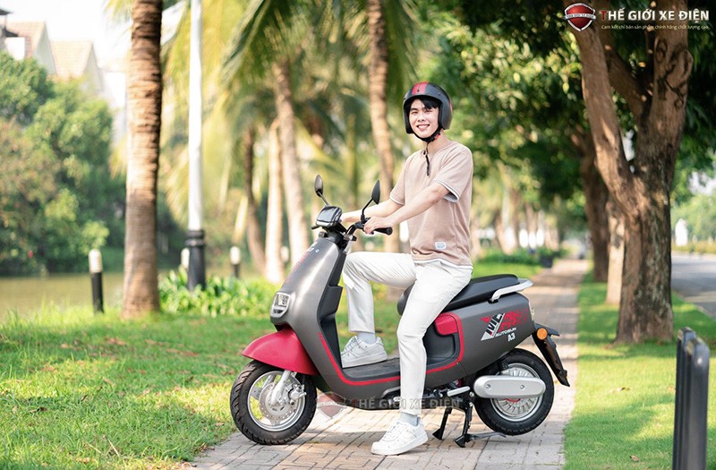 Học sinh cấp 3 nên lựa chọn xe điện hay xe máy 50cc?