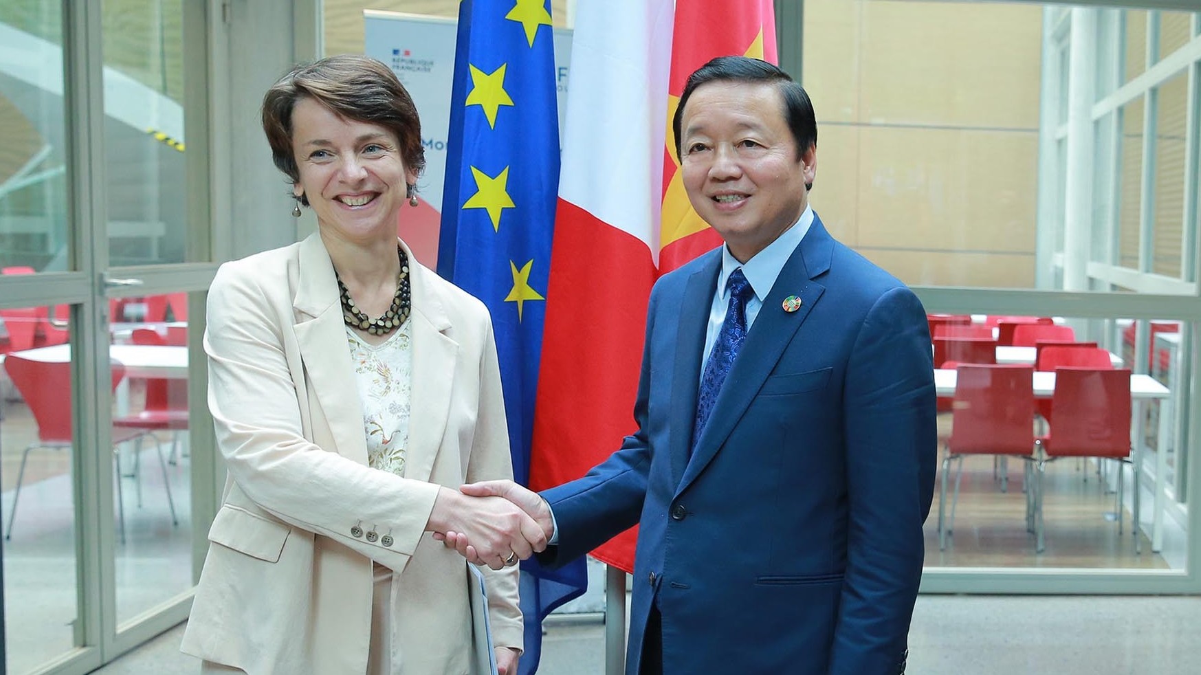 tang cuong hop tac hon nua giua afd va viet nam trong linh vuc chuyen dich nang luong