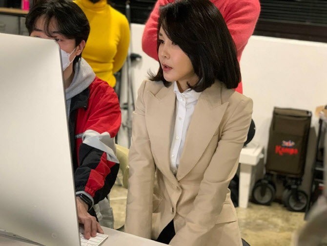 Nhan sắc vợ Tổng thống Hàn Nhan sắc vợ Tổng thống Hàn