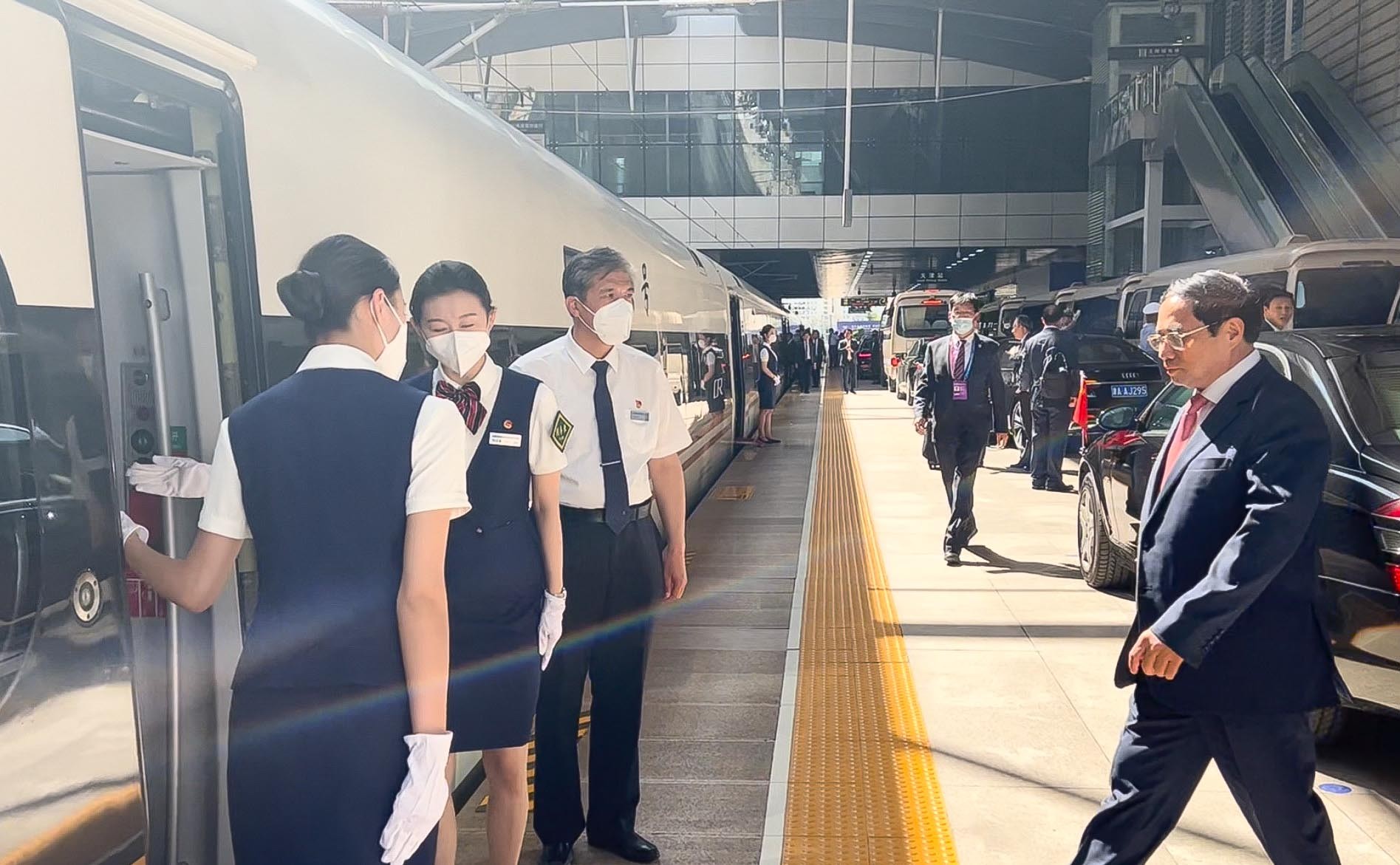 Những hình ảnh Thủ tướng Chính phủ Phạm Minh Chính tại Hội nghị WEF Thiên Tân