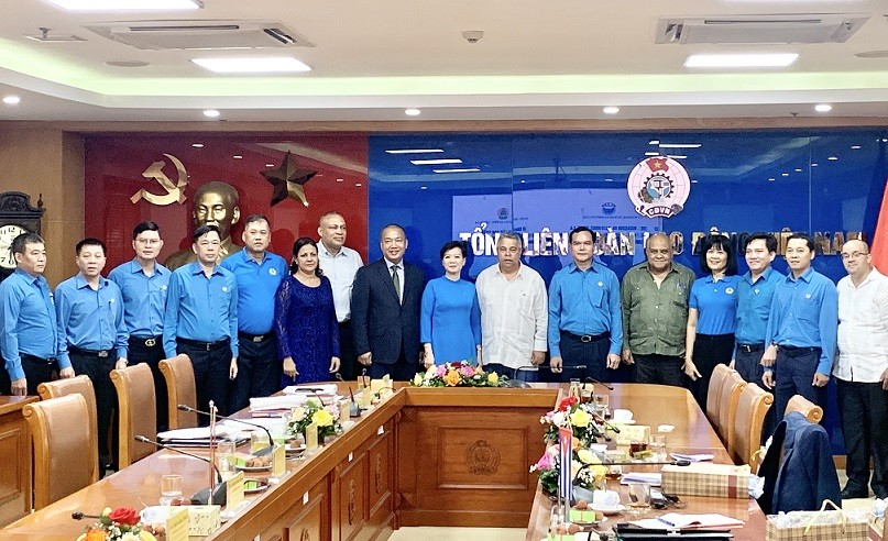 Thắt chặt tình đoàn kết giữa công đoàn và công nhân lao động Việt Nam-Cuba Thắt chặt tình đoàn kết giữa công đoàn và công nhân lao động Việt Nam-Cuba