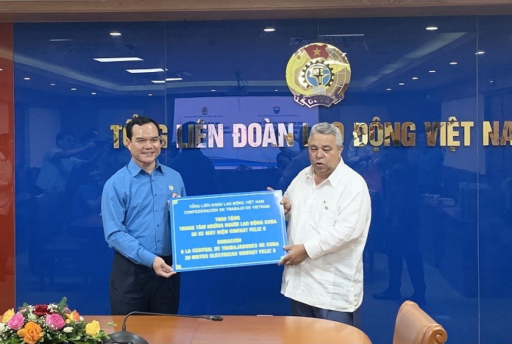 Thắt chặt tình đoàn kết giữa công đoàn và công nhân lao động Việt Nam-Cuba Thắt chặt tình đoàn kết giữa công đoàn và công nhân lao động Việt Nam-Cuba