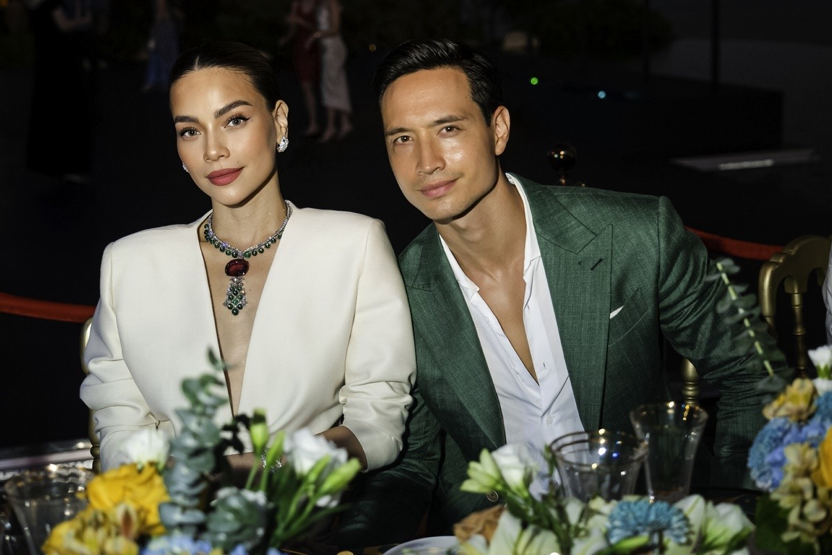 Indonesia: Hồ Ngọc Hà diện đầm sang trọng và trang sức đắt giá tại sự kiện thời trang ở Bali