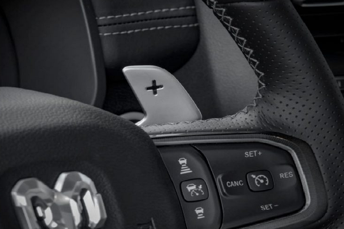 Cận cảnh Ram 1500 Rebel đầu tiên về Việt Nam, giá bán 5,288 tỷ