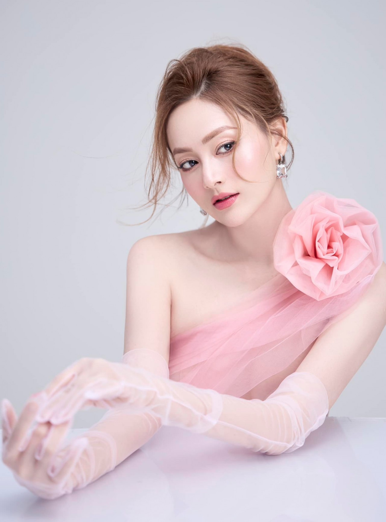 Sắc vóc gợi cảm của diễn viên Lan Phương