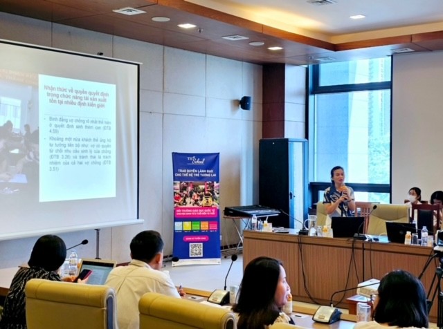 Chia sẻ câu chuyện về giới và phát triển với gia đình hiện đại