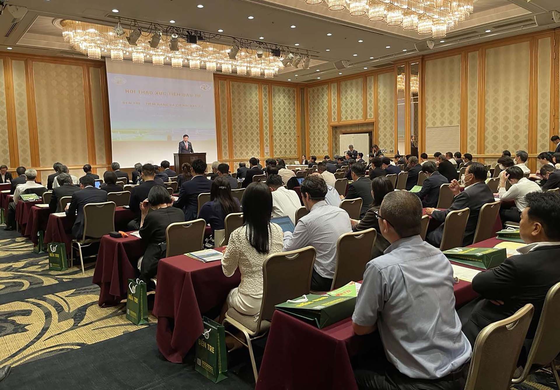 Hội thảo thu hút đầu tư của tỉnh Bến Tre. Hội thảo thu hút đầu tư của tỉnh Bến Tre.