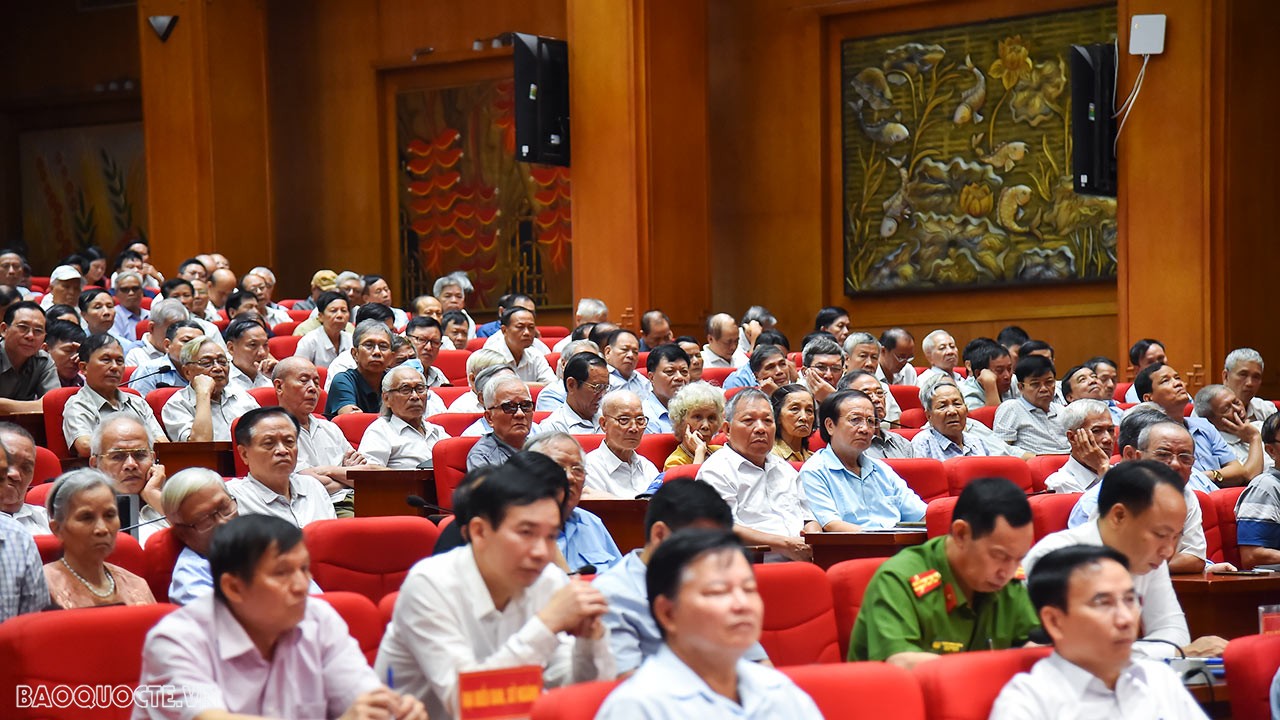 Bộ trưởng Ngoại giao Bùi Thanh Sơn tiếp xúc cử tri Vĩnh Phúc sau kỳ họp thứ 5, Quốc hội khóa XV