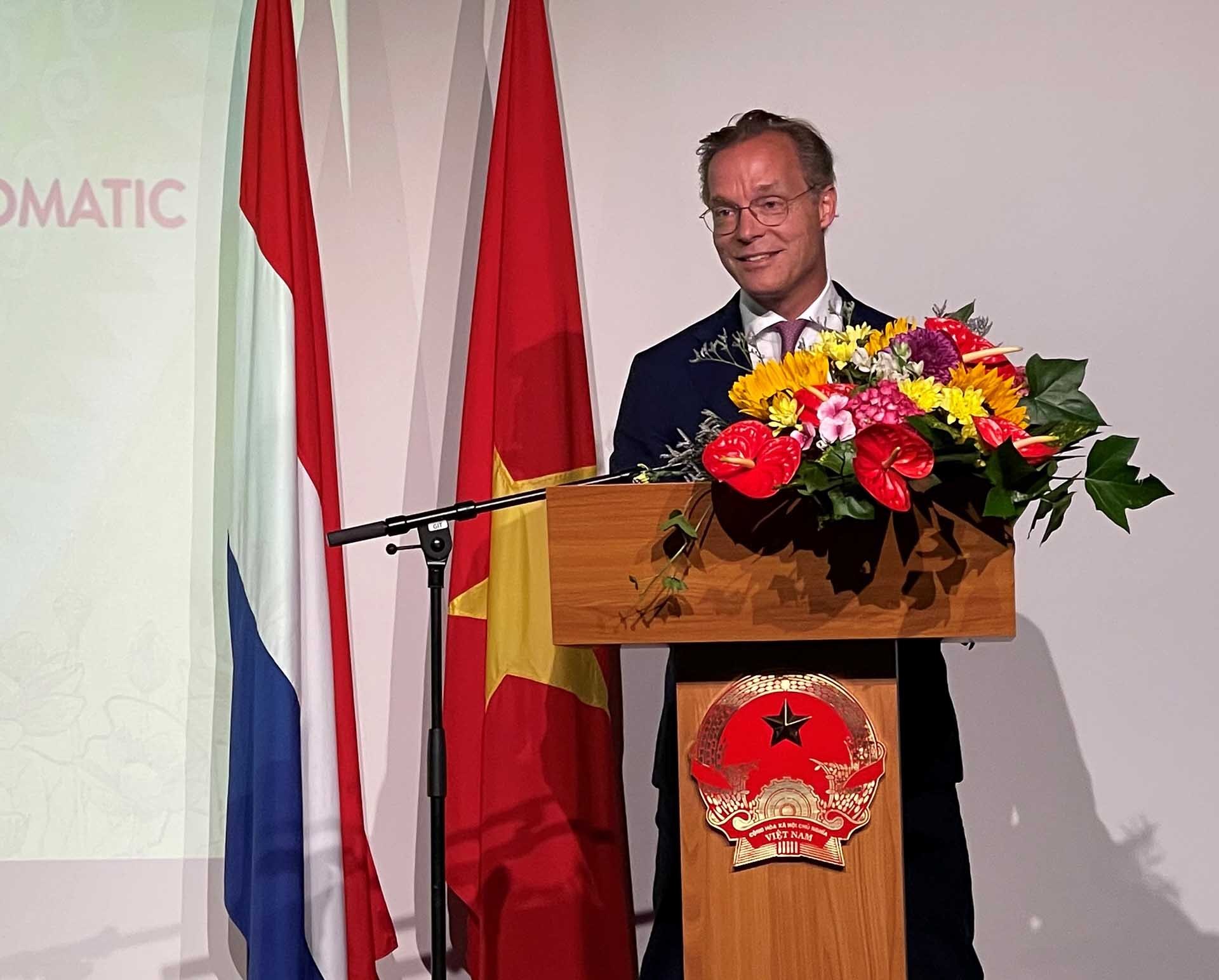 Hoàng thân Jaime de Bourbon de Parme phát biểu.