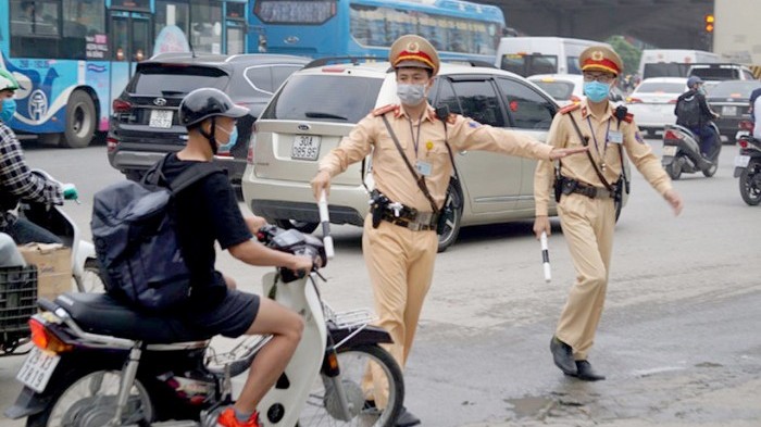 Những trường hợp bị thu hồi bằng lái xe ô tô, xe máy từ ngày 1/6/2024