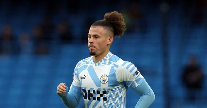 Kalvin Phillips là lựa chọn để thay thế Fernandinho tại Man City Kalvin Phillips là lựa chọn để thay thế Fernandinho tại Man City