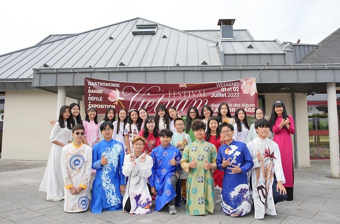Ấn tượng Festival Vietnam lần đầu tiên được tổ chức tại thành phố biển Larmor-Plage Ấn tượng Festival Vietnam lần đầu tiên được tổ chức tại thành phố biển Larmor-Plage