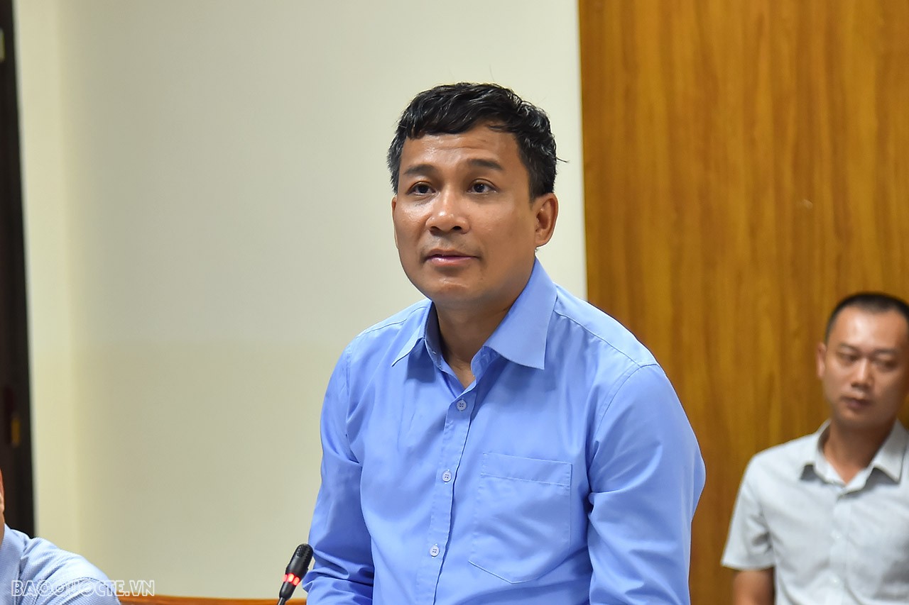 Đưa ngoại giao kinh tế thực sự trở thành một động lực mạnh mẽ cho phát triển nhanh và bền vững đất nước Đưa ngoại giao kinh tế thực sự trở thành một động lực mạnh mẽ cho phát triển nhanh và bền vững đất nước