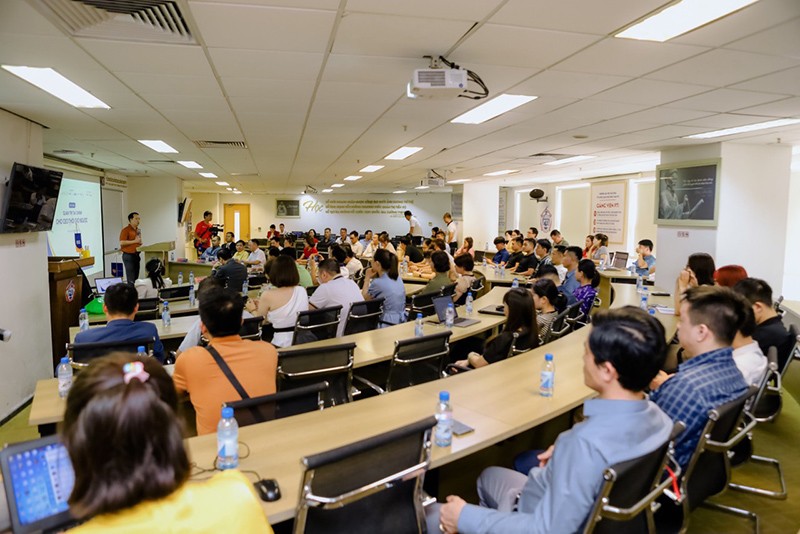 Hội thảo chia sẻ kinh nghiệm quản trị tài chính trong thời kỳ 'gió ngược'