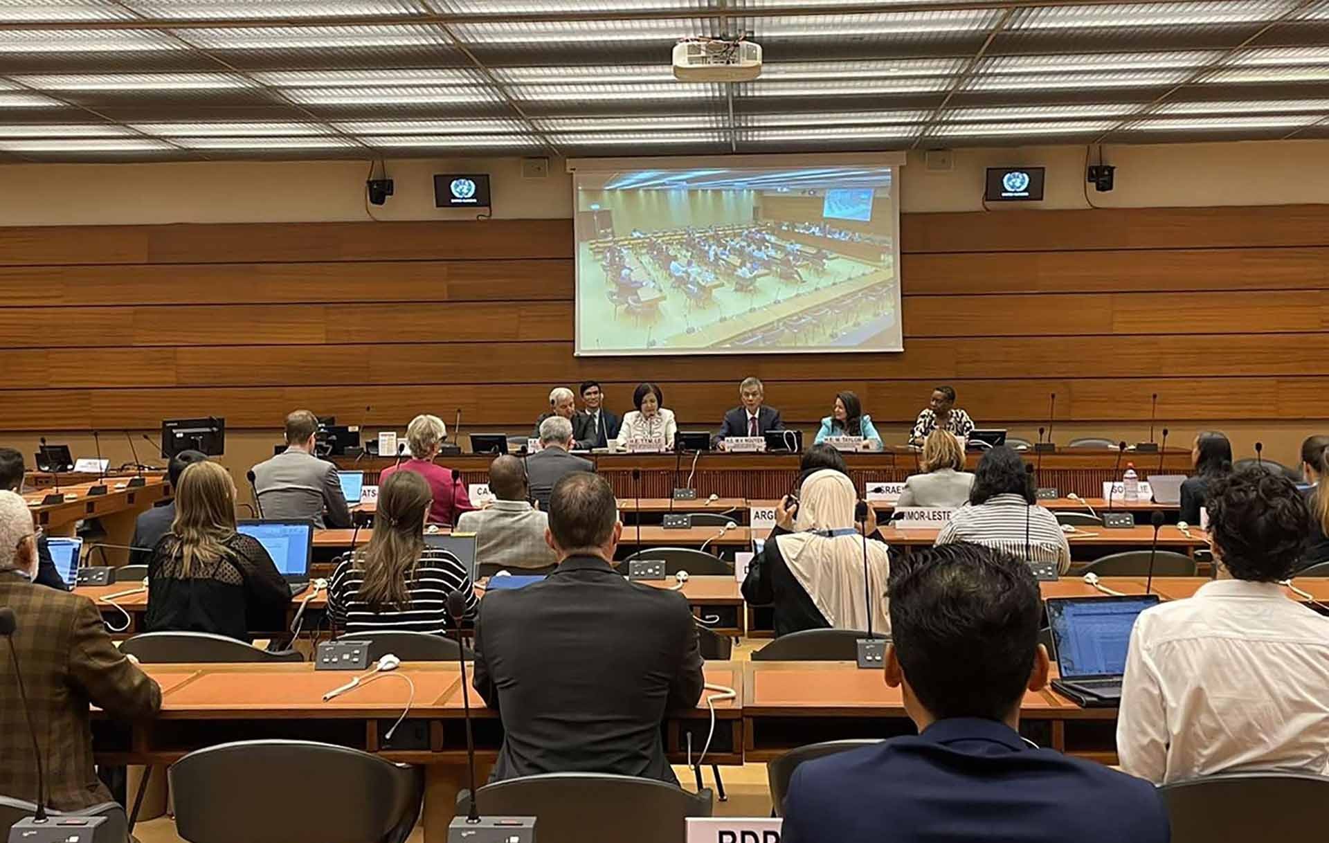 Toạ đàm quốc tế về chống phân biệt đối xử, bạo lực và quấy rối trên cơ sở giới tại nơi làm việc.