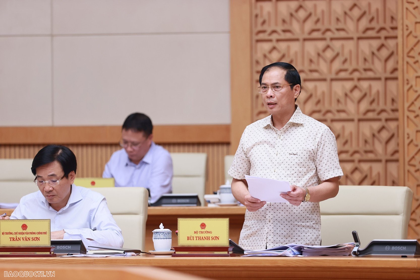 Bộ trưởng Ngoại giao Bùi Thanh Sơn phát biểu tại Hội nghị. Bộ trưởng Ngoại giao Bùi Thanh Sơn phát biểu tại Hội nghị.