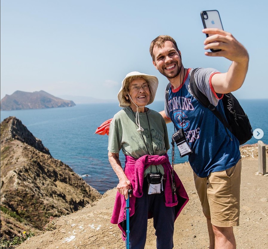 Câu chuyện chữa lành từ thiên nhiên của hai bà cháu tại Mỹ Câu chuyện chữa lành từ thiên nhiên của hai bà cháu tại Mỹ