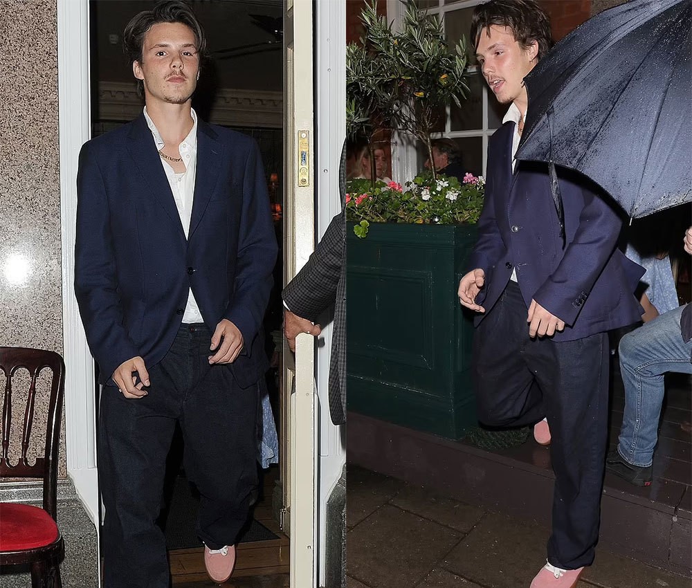 Cậu 3 Cruz trông phóng khoáng khi mặc vest giống màu trang phục của bố tới bữa tối. Chàng trai sinh năm 2005 bắt đầu gây dựng sự nghiệp âm nhạc giống con đường của mẹ hồi trẻ. 