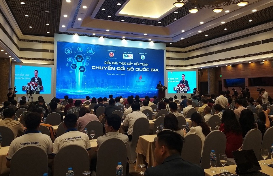 Diễn đàn kinh tế chuyển đổi số Thúc đẩy tiến trình chuyển đổi số quốc gia - Kiến tạo giá trị từ chiến lược dữ liệu
